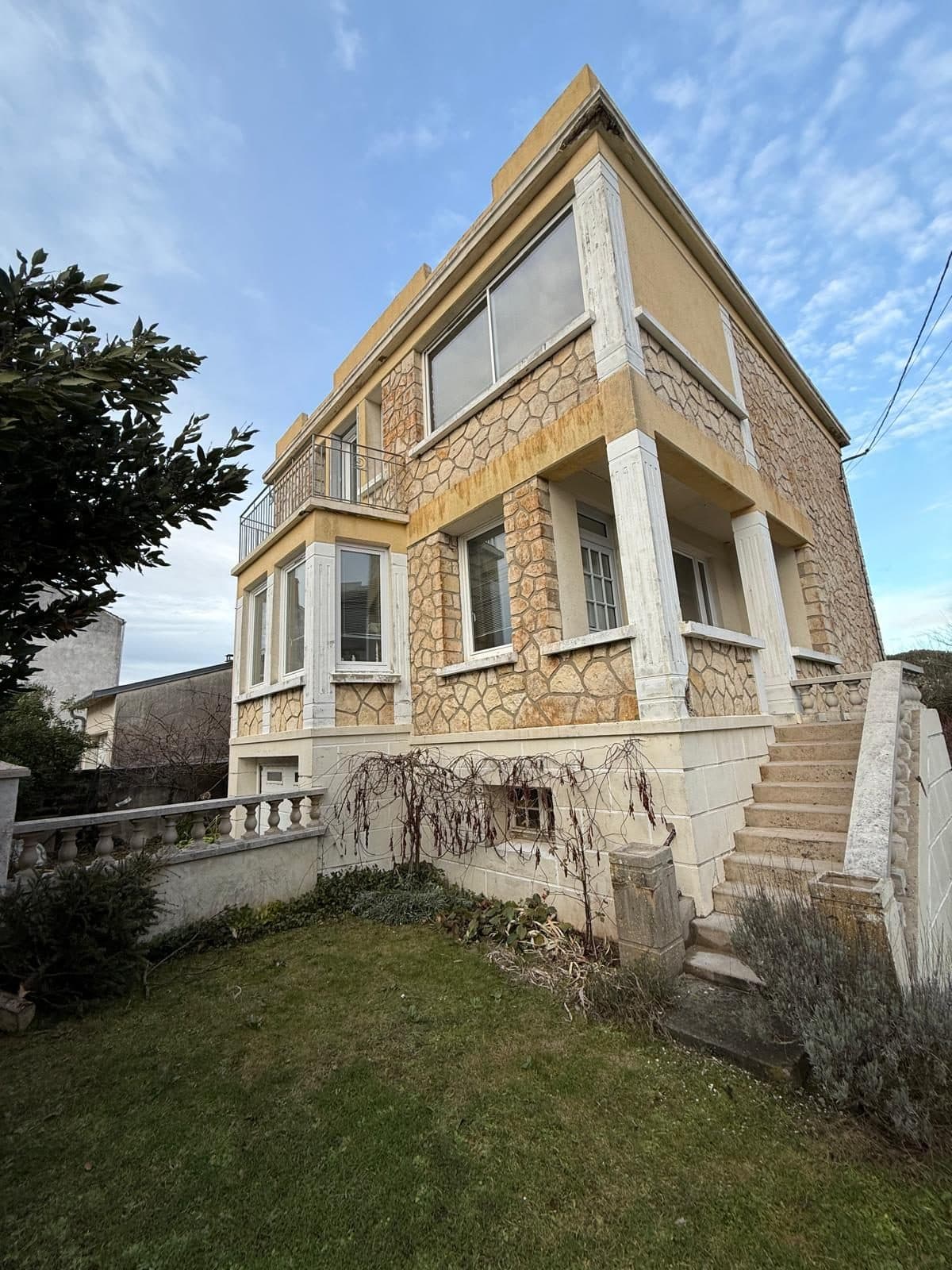 Grande maison en pierre à La Rochelle